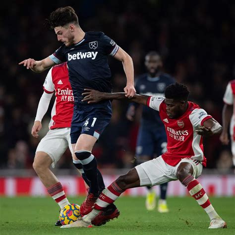 Arsenal Boss Mikel Arteta Plots Declan Rice Thomas Partey Midfield