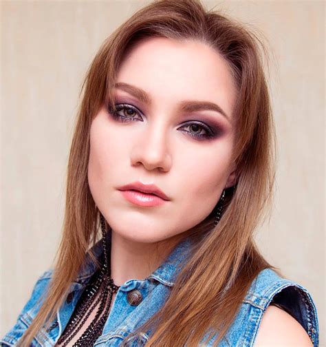 Макияж 1990-х годов: модная тенденция 2020