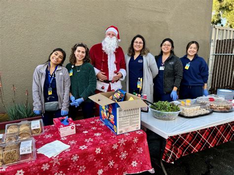 ATSU News ATSU CHC Students Spread Holiday Spirit To Local Families