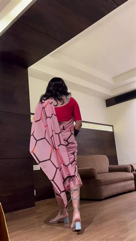 Jessica Walks In Saree And Bath Indian Gay Crossdresser Porn XHamster