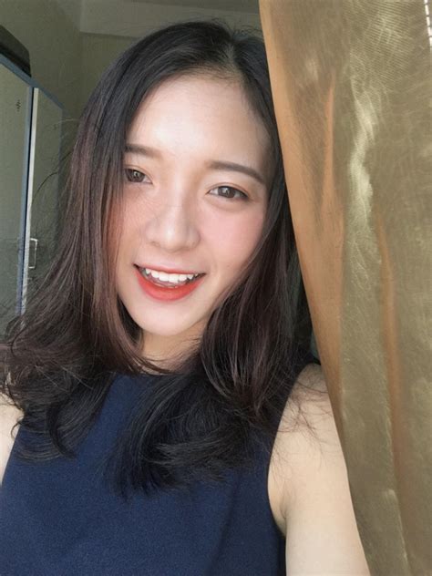 Hot girl báo chí nổi tiếng dẫn nhiều chương trình của VTV