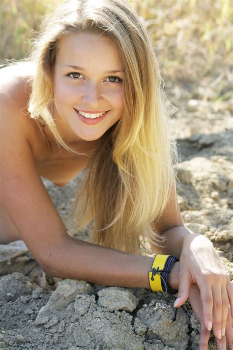 Breathtaking Teen Toxic A Strips Her Dress Off And Poses Nude In The Vineyard Coedcherry