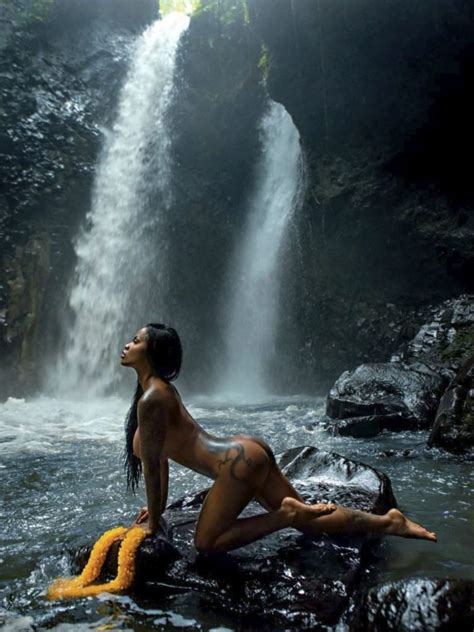 Serliana Rosida Naked 12 Photos TheFappening