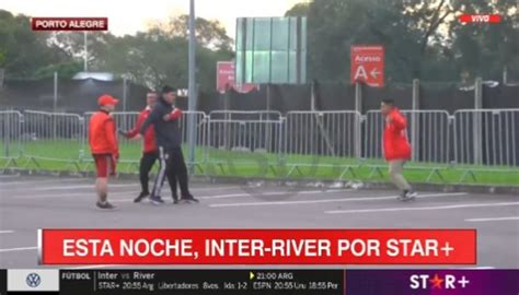 Tensión en Brasil hinchas de Inter quisieron agredir a los de River