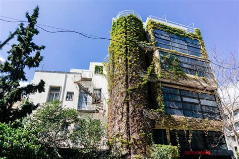 Building Covered In Plants Creative Commons Bilder