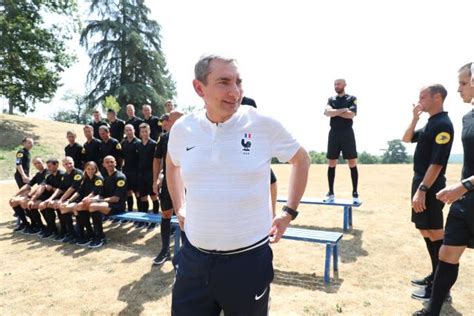 Foot La Place De Pascal Garibian La T Te De L Arbitrage Fran Ais