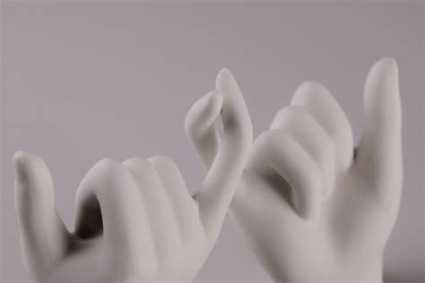 how to fix numb pinky finger