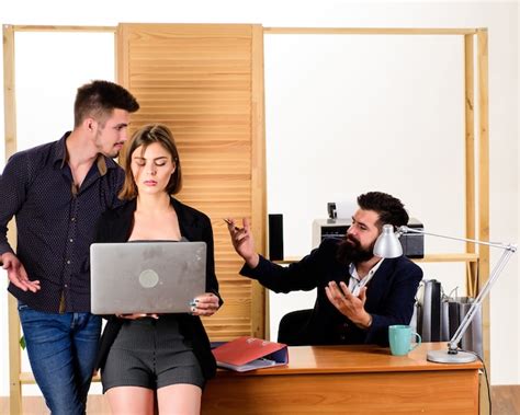 Vulner Vel A Ass Dio Sexual E Agress O Mulher Que Trabalha Em Locais De Trabalho Principalmente