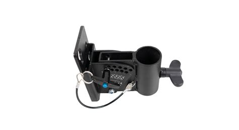 LABI1-PBC: Column to 35mm pole bracket. Loudspeakers Hardware.