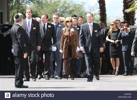 Tony Curtis' funeral. Jamie Lee Curtis stood near her sister, Kelly ...