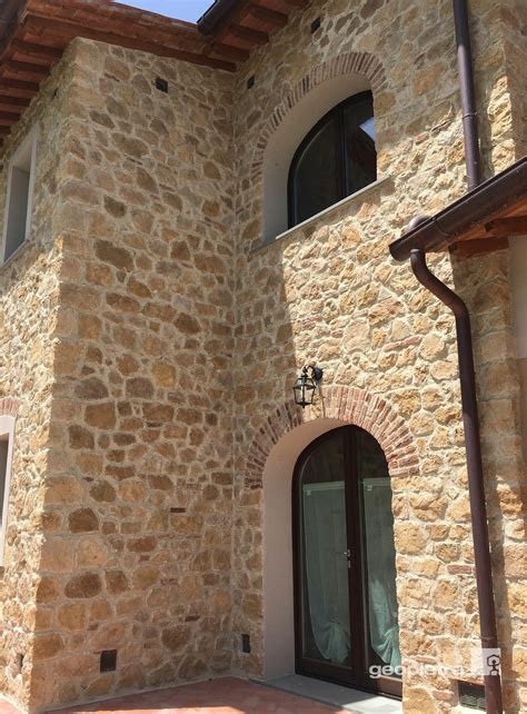 Stone architecture for | When innovation embraces tradition / Volterra