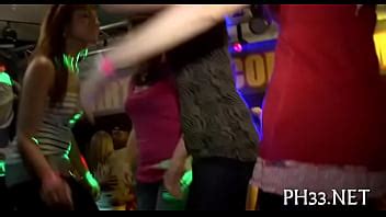 Bang patty sauvage à la discothèque XVIDEOS