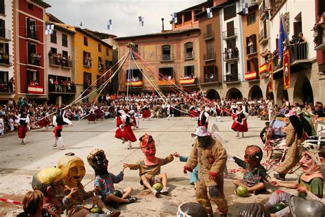 Graus Fiestas En Honor Al Santo Cristo Y San Vicente Ferrer Pyrenoteca