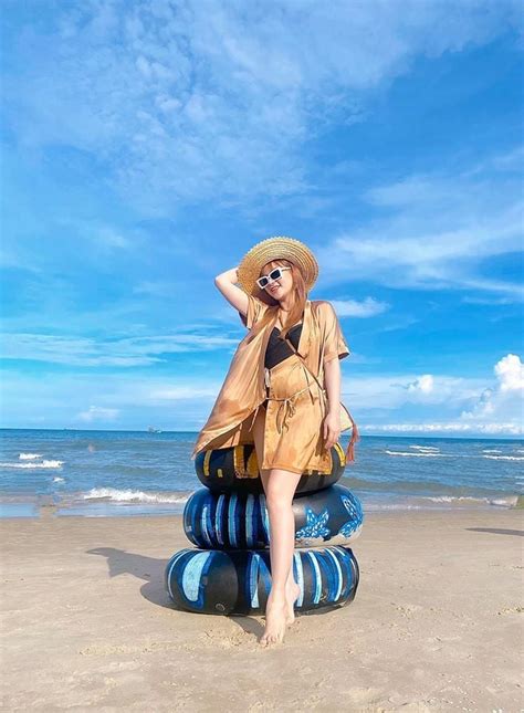 Thu Th Y L N U Khoe B Ng B U Trong B Bikini G I C M B N C Nh Ch Ng Tr