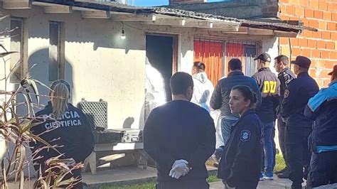 Conmoción en el barrio Félix U Camet Encuentran un hombre sin vida al