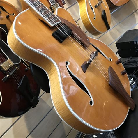 Welker 17 Blonde Carved Archtop Jazz Guitar W Set HB Case Guitars N Jazz