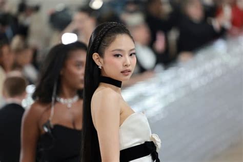 Blackpink’s Jennie Shares The Advice Rosé Gave Her For Her First Met Gala