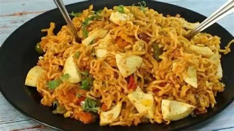 Egg Maggi Recipe With Magic Masala