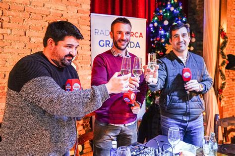 Radio Marca Granada celebra su tradicional brindis navideño sin