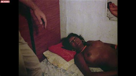 Naked Unknown In L Cio Fl Vio O Passageiro Da Agonia