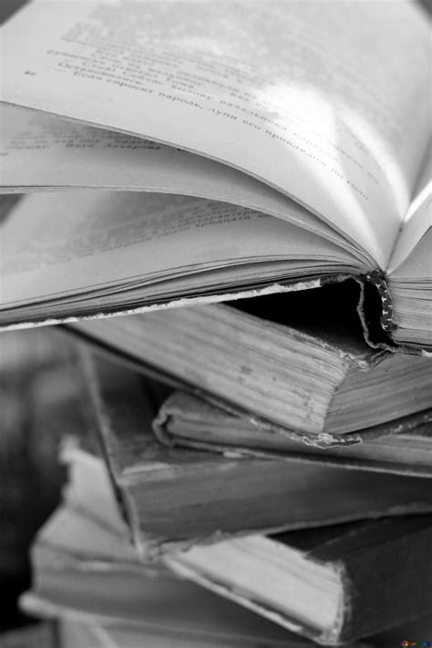 Картинки черно белые книги: Cтопка книг черно-белые картинки — подборка
