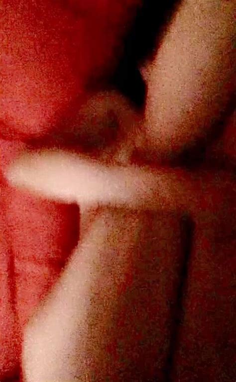 Plan Tinder Directement Sur Le Canap Balance Ta Nude