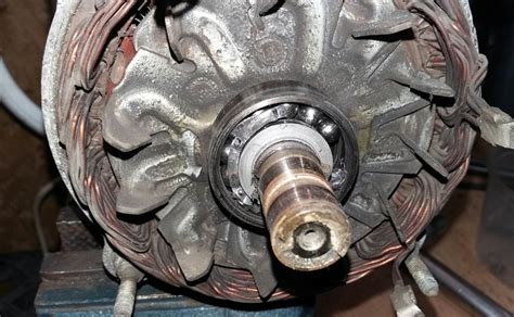 Как делается замена ремня генератора Toyota Vitz