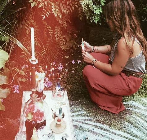 La selfie más hot de Gianinna Maradona en ropa interior acostada en la cama Infobae