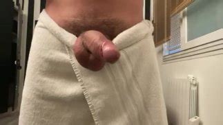 在客厅里抽搐 Pornhub Gay