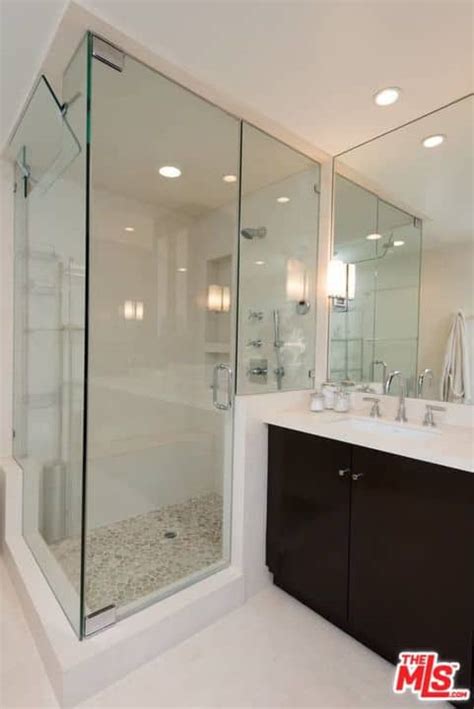 33 Stunning Primary Bathrooms With Glass Walk In Showers 2021 Photos