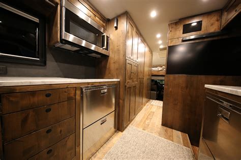 Interior Gallery Earthroamer