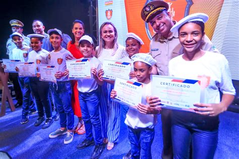 Projeto Guarda Mirim Forma Mais Alunos Em Belford Roxo Instituto