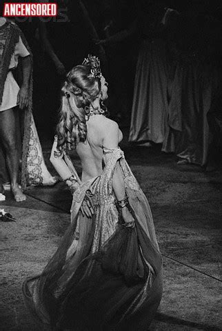 Naked Carol Neblett in Thaïs Opera