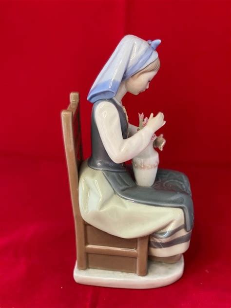 Vintage Lladro Figurine Daisa Girl With Vase In Chair 1983 624 Station Antiques And Collectibles