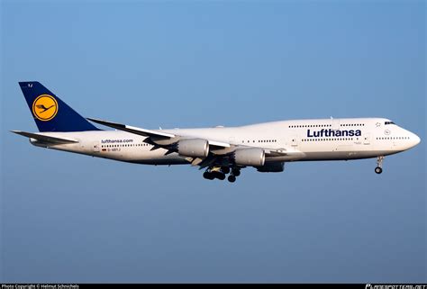 D Abyj Lufthansa Boeing Photo By Helmut Schnichels Id