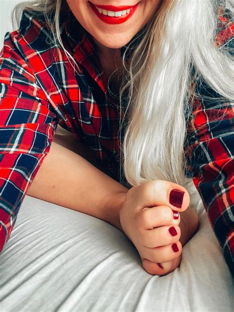 Want To Make Out While You Keep My Toes Warm Nudes VerifiedFeet NUDE PICS ORG