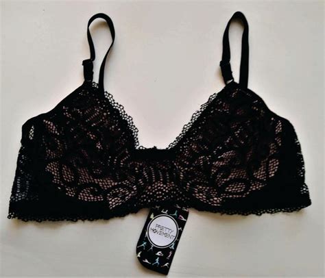 Conjunto De Lingerie De Renda Sem Bojo Aro E Forro Contrastante Ref Cj Raquel Flora