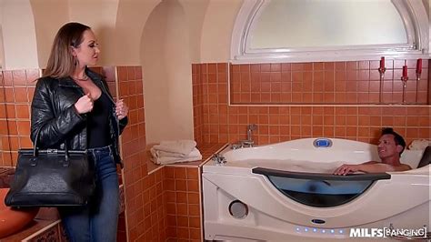 Milfs Wet Pussy Search XNXX