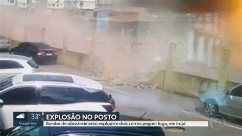 Vídeo Bomba de abastecimento explode e dois carros pegam fogo em