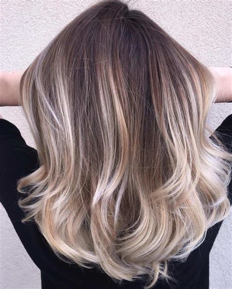 Mes Astuces Pour Réaliser Un Balayage Blond Cendré Réussi