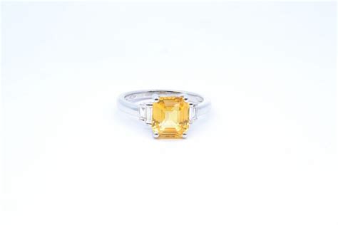 Proantic Bague Saphir Jaune Et Diamants Baguettes