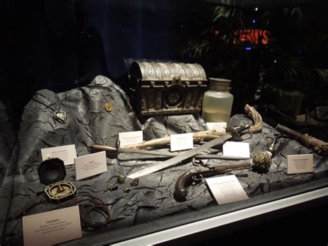 bone throne   cool props  pirates   caribbean