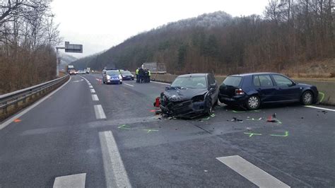 Wilde Verfolgungsjagd Endet In Verkehrsunfall Auf Der A21 Monatsrevue