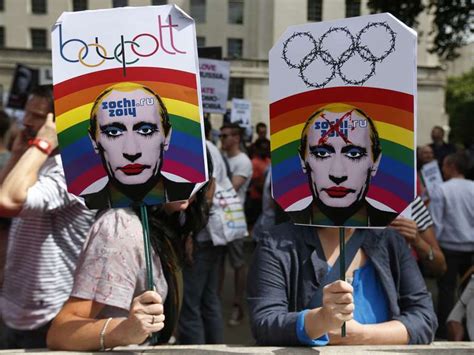 Ativistas Protestam Em Londres Contra Lei Anti Propaganda Gay Russa
