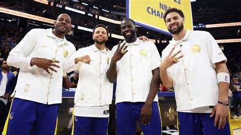 Warriors receive 2022 championship rings before season opener | NBA.com