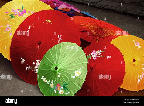 Chinese Umbrellas Hi Res Stock Photography And Images Alamy