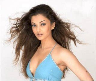 Scandals Hot Aishwarya Rai In Bra Showing Her Boobs