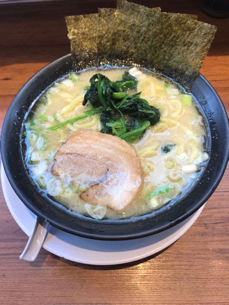 『豚骨ラーメン・塩 700円』横浜家系ラーメン 巣鴨家のレビュー ラーメンデータベース