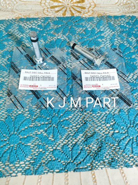 Jual BAUT DISC CALIPER TOYOTA INNOVA REBORN W KARET PIN A Di Lapak