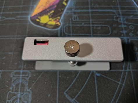 Обзор USB-разветвителя Dexp MH4PU с фиксацией к столу и металлическим ...